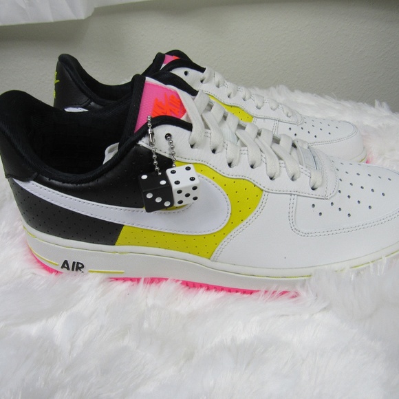 Sneakers - Picture 3 of 6